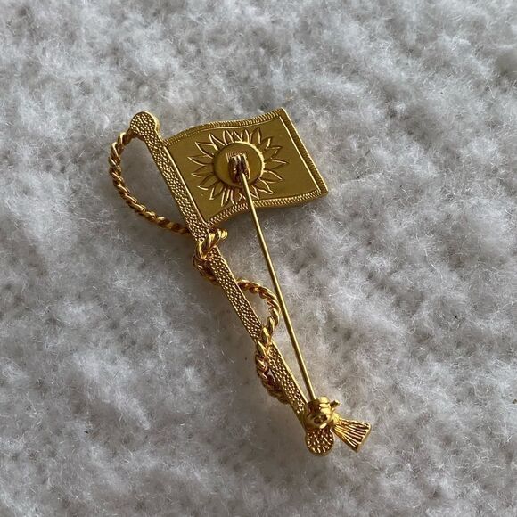 Vintage Flag Pin Retro Blue Star Brooch VTG 60s 70s - Picture 2 of 6